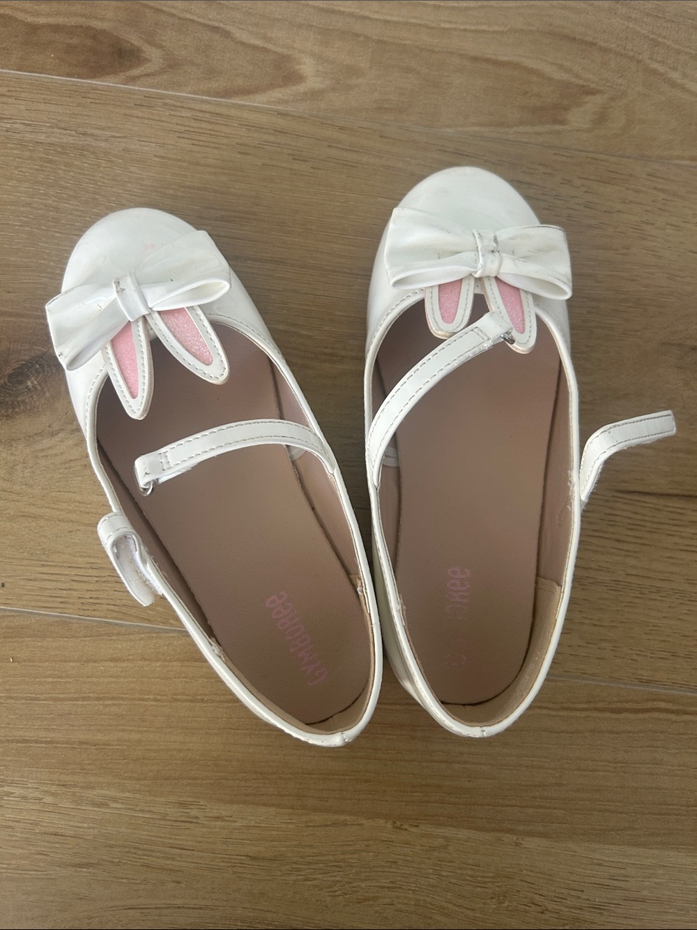 Gymboree White Mary Jane Shoes with Pink Bow Detail